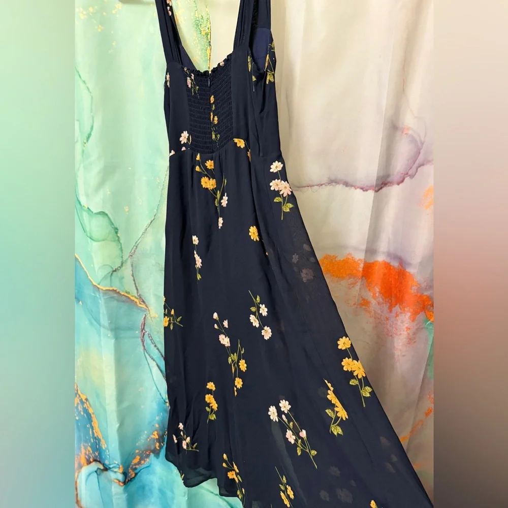 Reformation Fulton Floral Navy Midi Dress in Princess Margaret Size: 4 - Picture 9 of 15